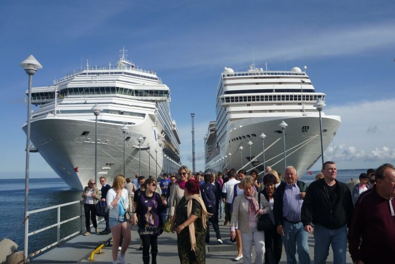 cruise-ships