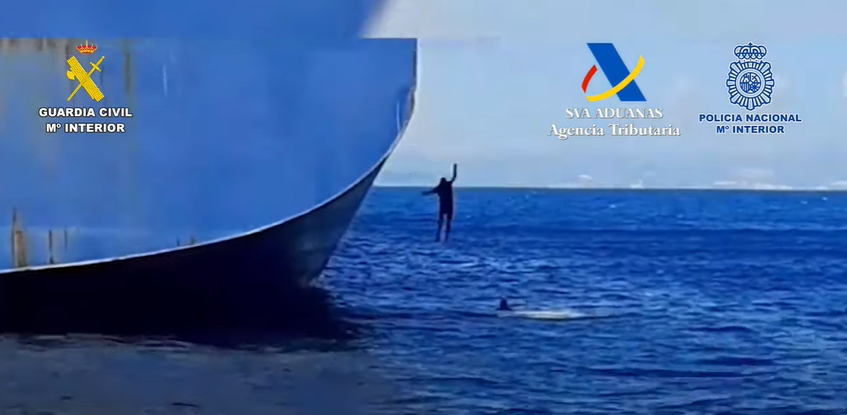 Drug Traffickers were Caught on Camera Jumping with Cocaine Bales from a CMA CGM Container Ship