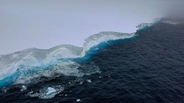 British Research Vessel Collects Samples of Water Next to the World’s Largest Iceberg